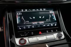 AUDI RSQ8 | HuD | Keramik | Pano | 305 km/h | 23" AUDI RSQ8 | HuD | Keramik | Pano | 305 km/h | 23"