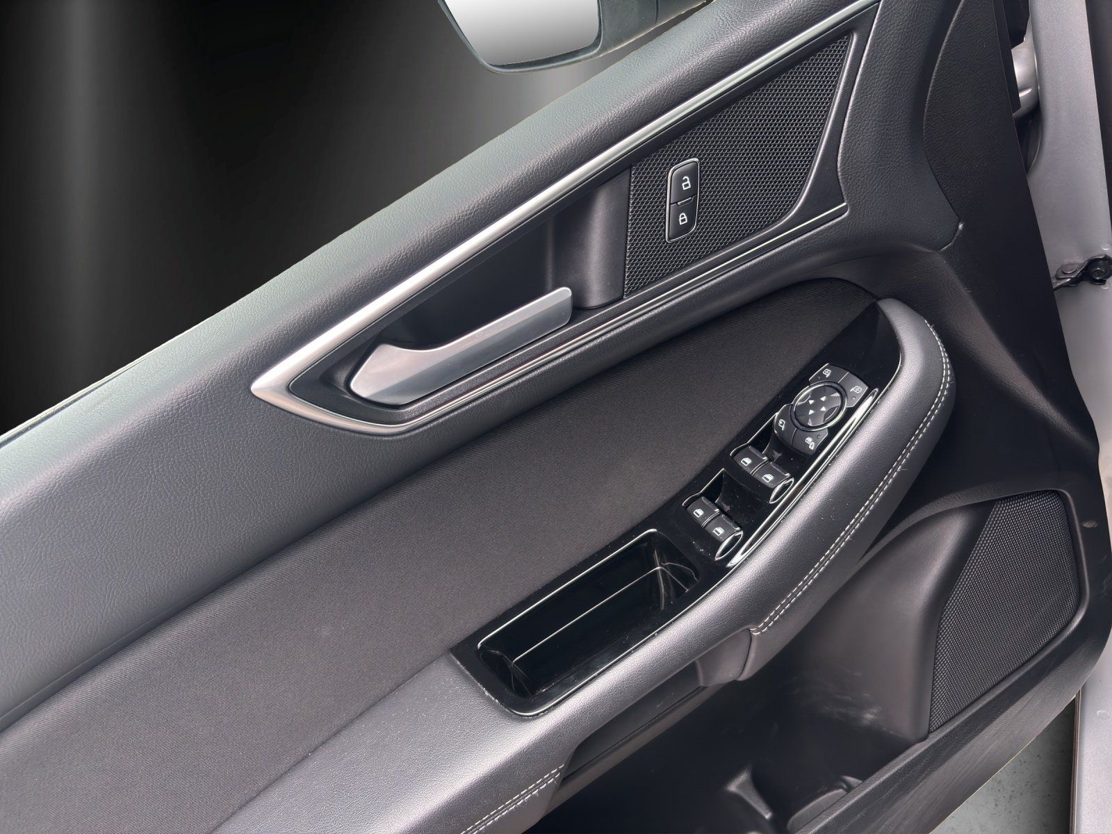 Fahrzeugabbildung Ford Galaxy 2.0 EcoBlue Titanium Start/Stopp