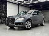 Audi Q5 2.0 TDI XENON/ALCANTARA/AHK/KEYLESS/NAVI/LED - Audi Q5 mit Diesel-Antrieb: Grau, Alcantara