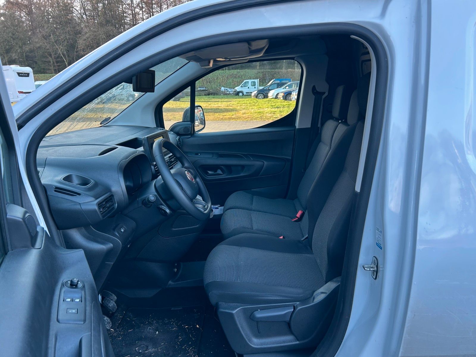 Fahrzeugabbildung Fiat Doblo Kastenwagen L1 1.5 BlueHDi 75 kW Unfall