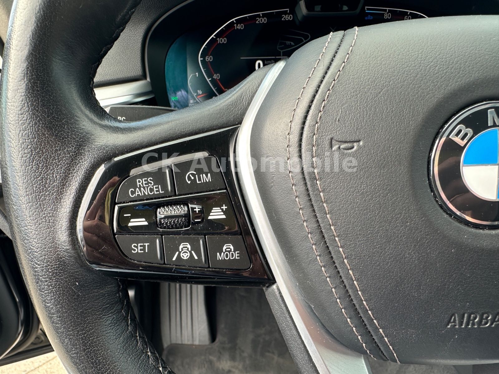 Fahrzeugabbildung BMW 520d Touring/Navi/Leder/Head-Up/Kamera/LED/ACC