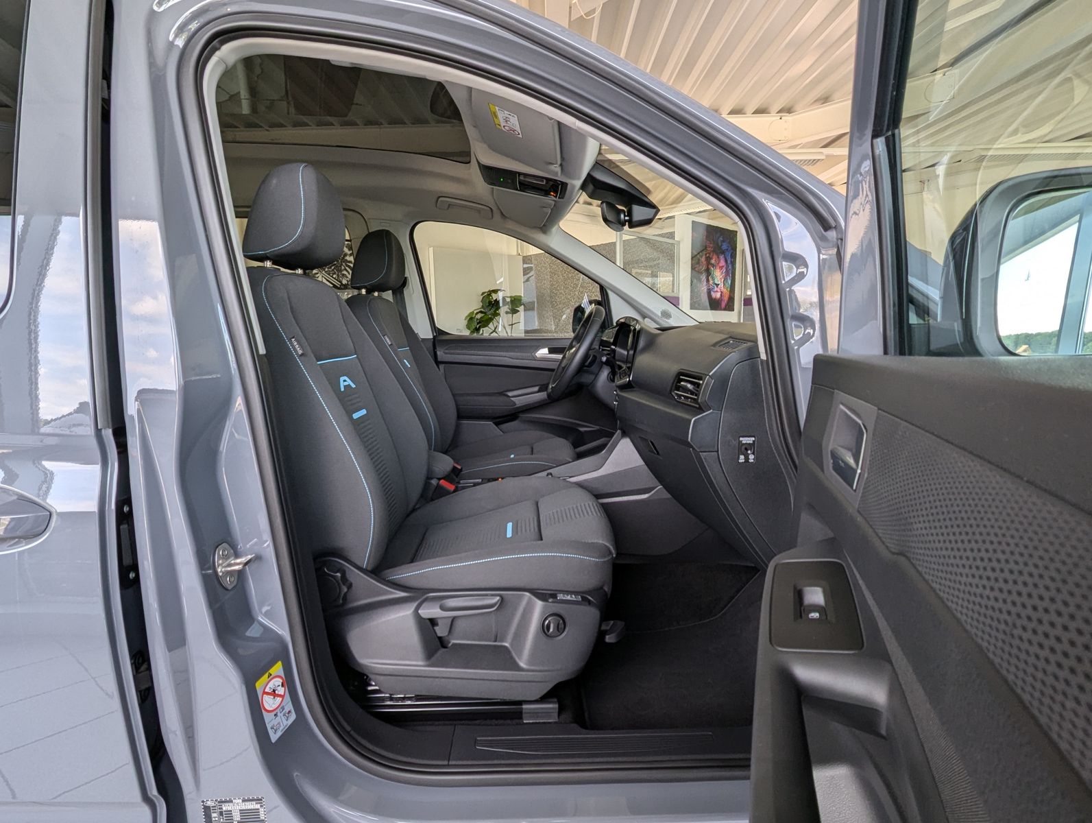 FORD Grand Tourneo L2 Active 7-Sitz Bi-LED Pano AHK - Image 17