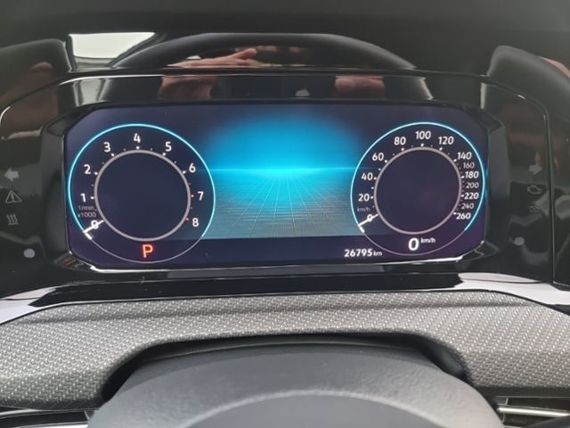 Fahrzeugabbildung Volkswagen Golf VIII 1.5 eTSI R-LINE BLACK-STYLE LED-PLUS K