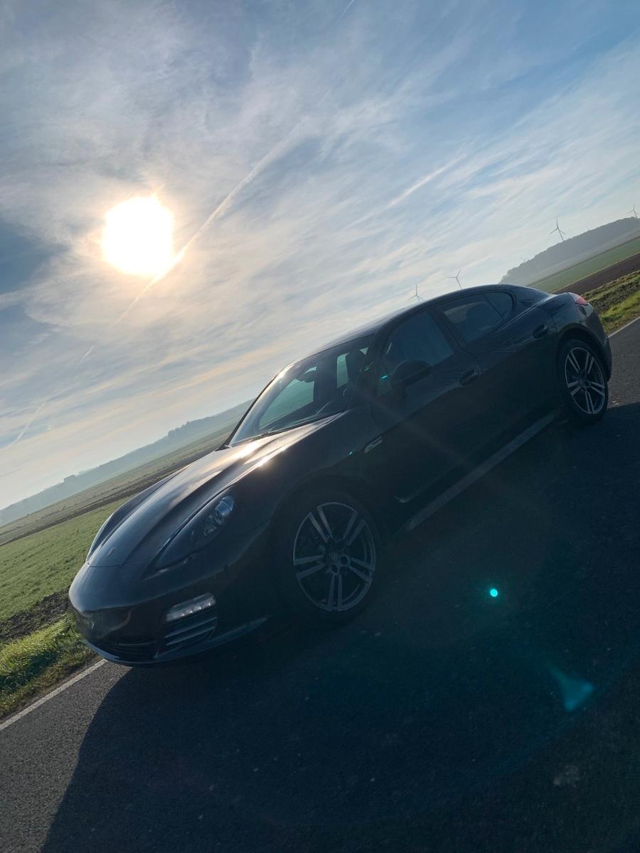 Porsche Panamera 4 BOSE LUFT Schiebedach 20" Approved 27