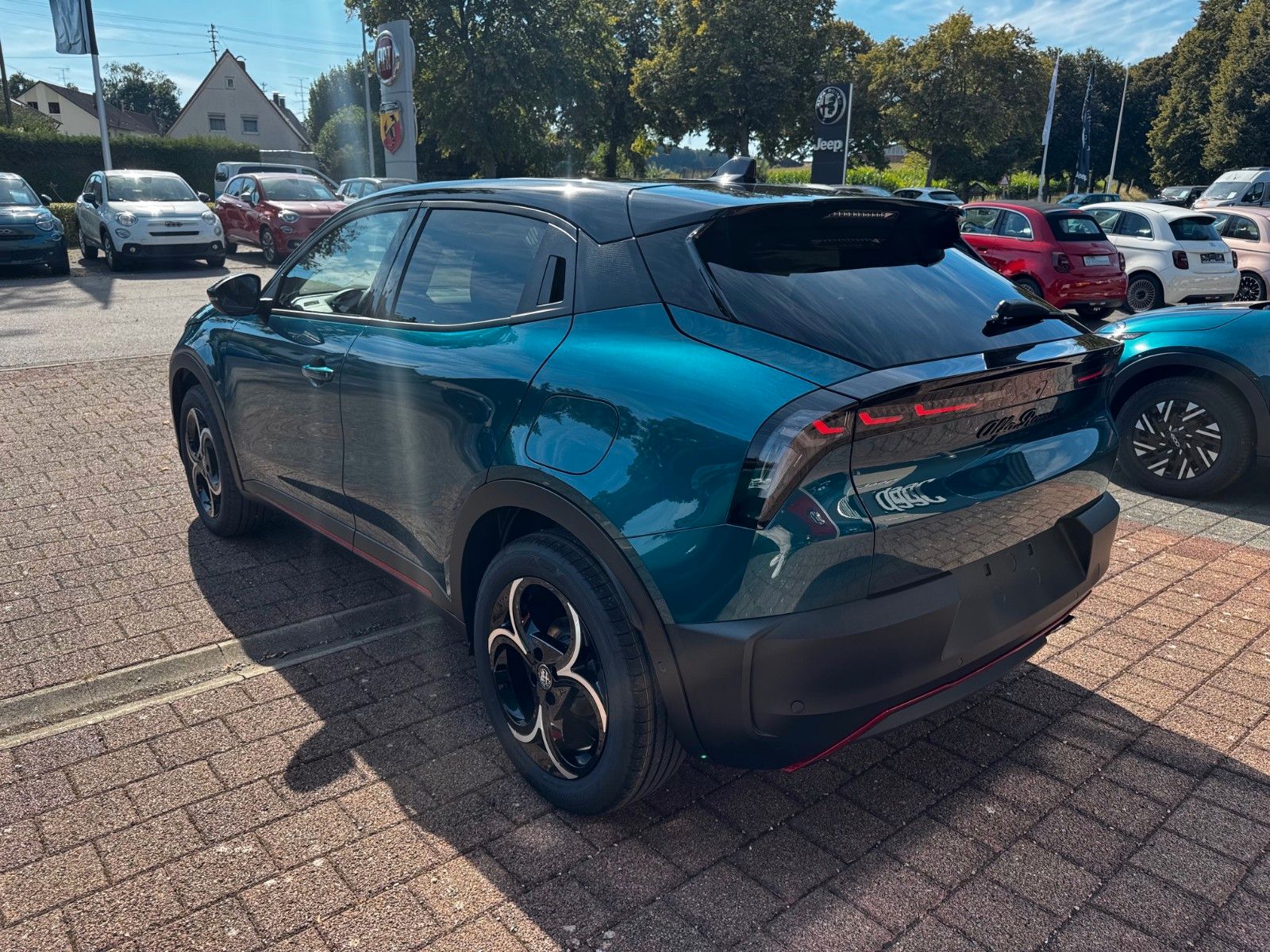 Fahrzeugabbildung Alfa Romeo Junior 1.2 Speciale Automatik Navi LED Sitzhzg.
