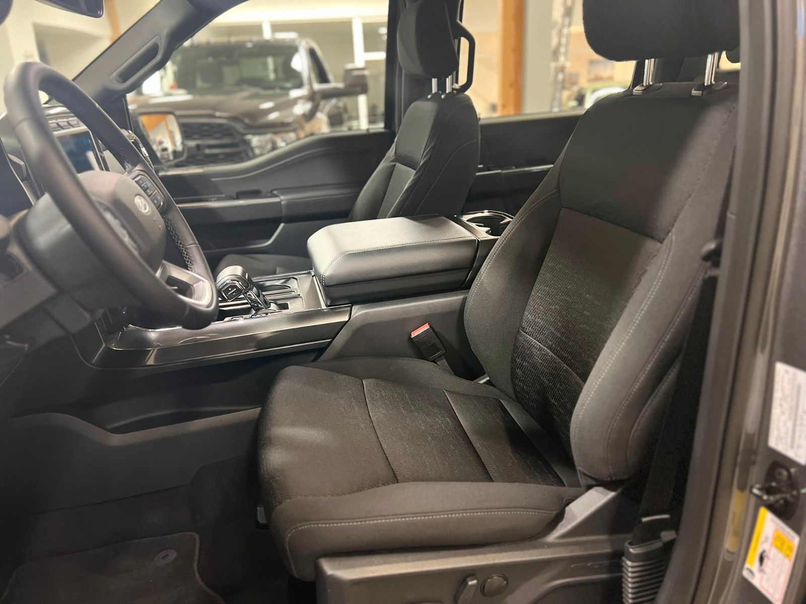 Fahrzeugabbildung Ford F-150 XLT 5.0L V8 Supercrew 5,5"