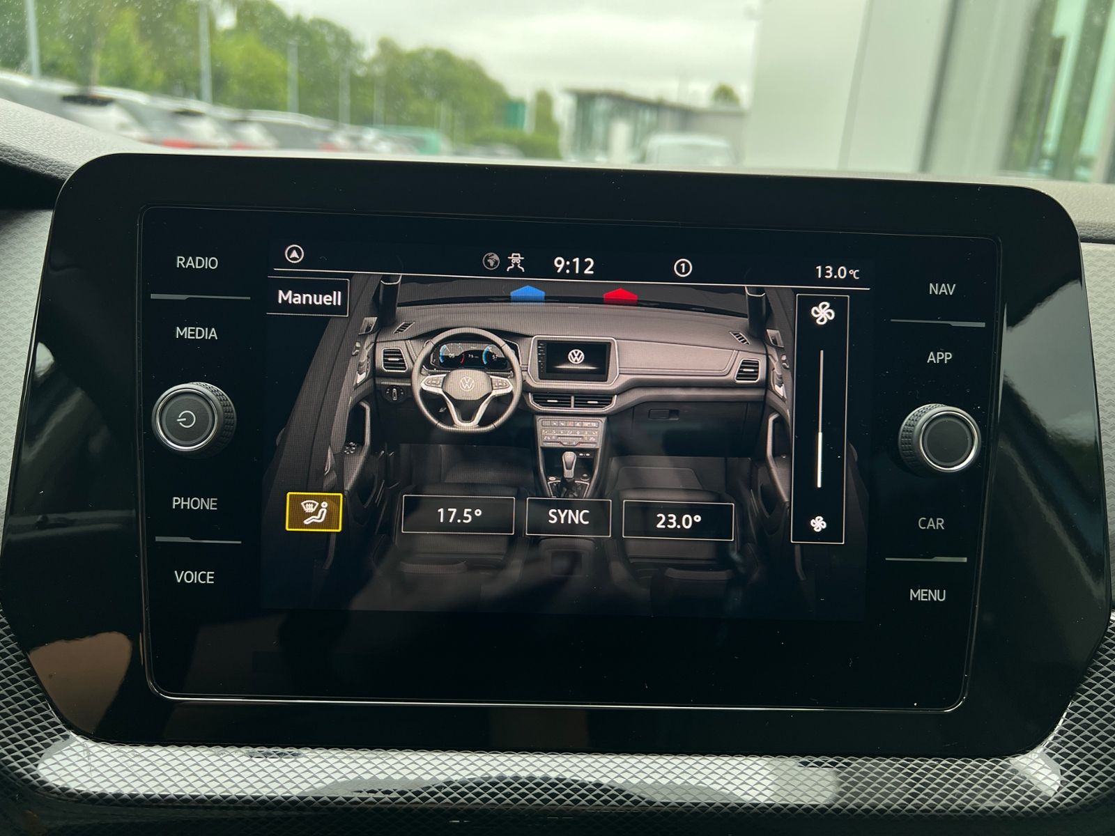 Fahrzeugabbildung Volkswagen T-Cross Life 1.0 l TSI *LED,ACC,Navi,Kamera,16''