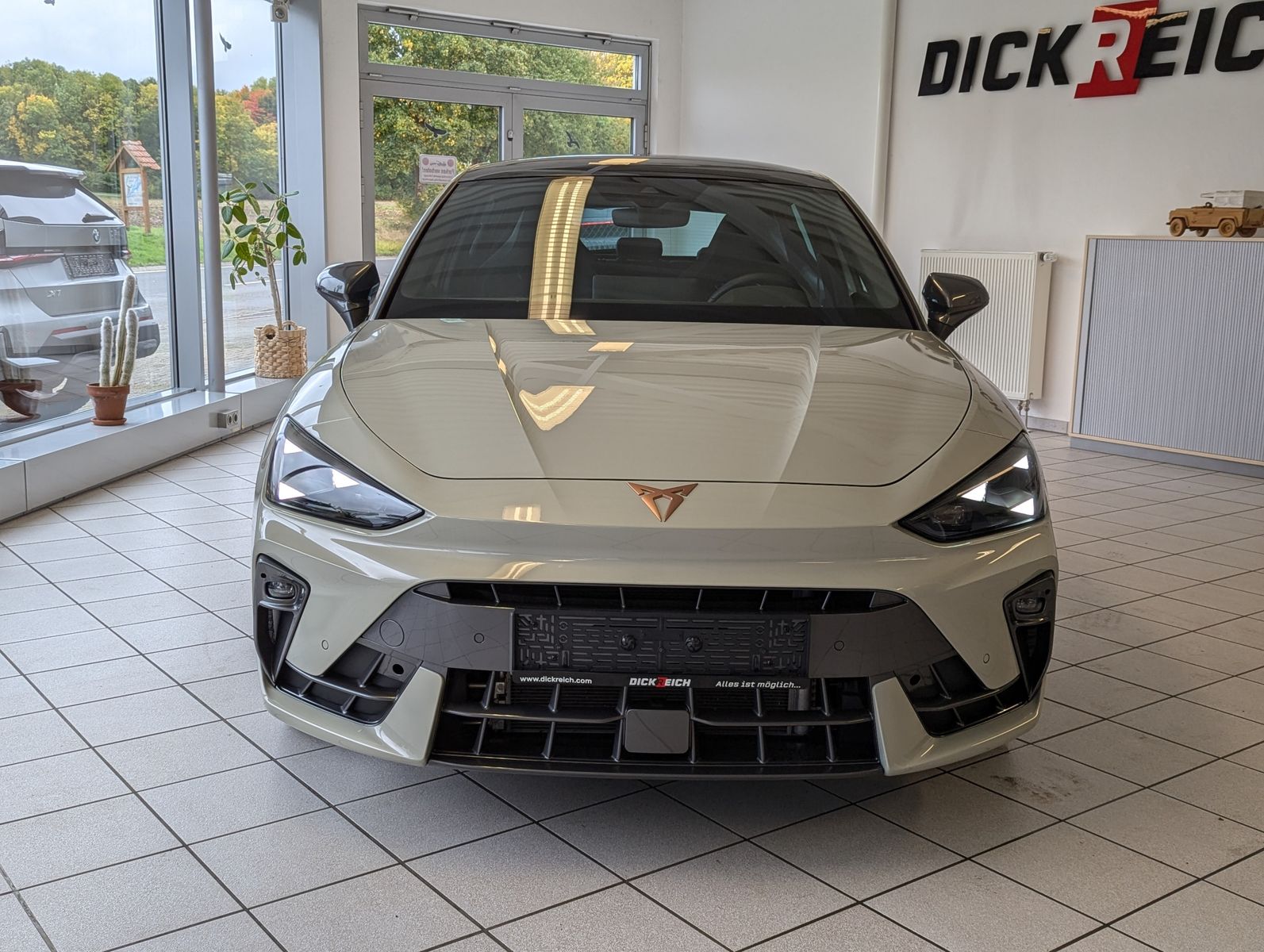 CUPRA Leon 1.5 eTSI Sennh. Matrix Pano Edge/Dynamic - Image 2