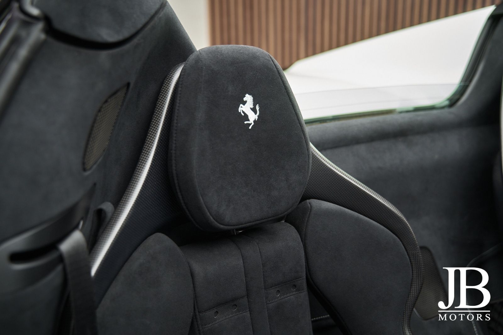Fahrzeugabbildung Ferrari 12Cilindri Spider Racing Seats Lift LED Carbon