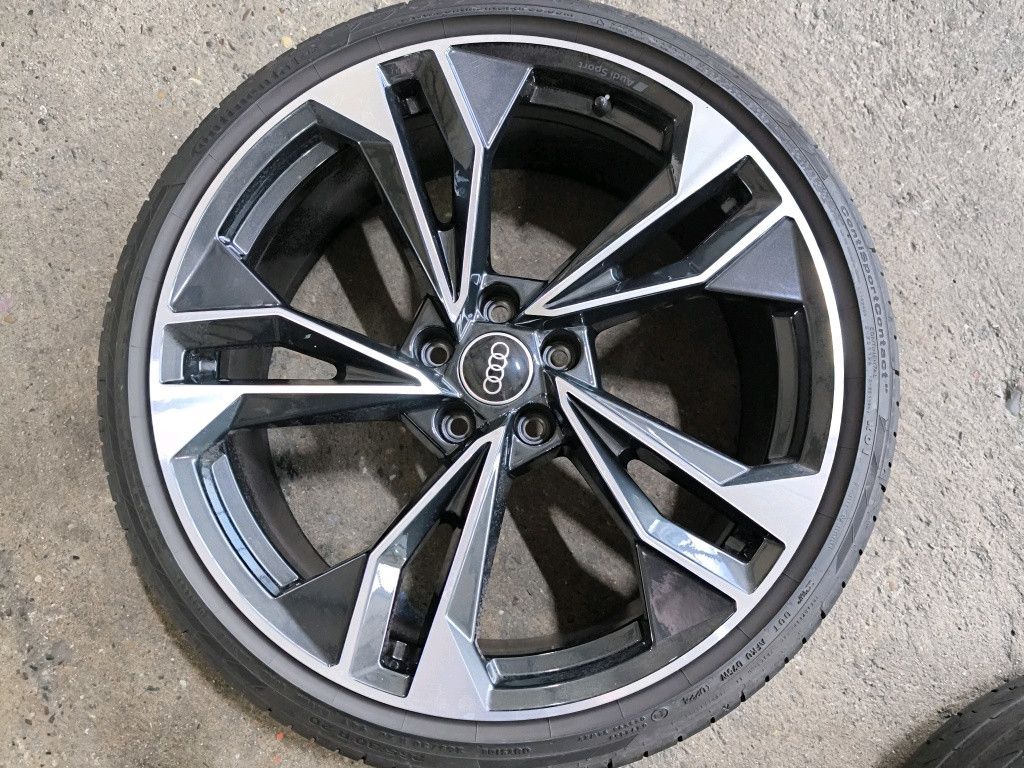 Fahrzeugabbildung Audi A5 Sportback 40 TDI quattro S line Matrix 20''