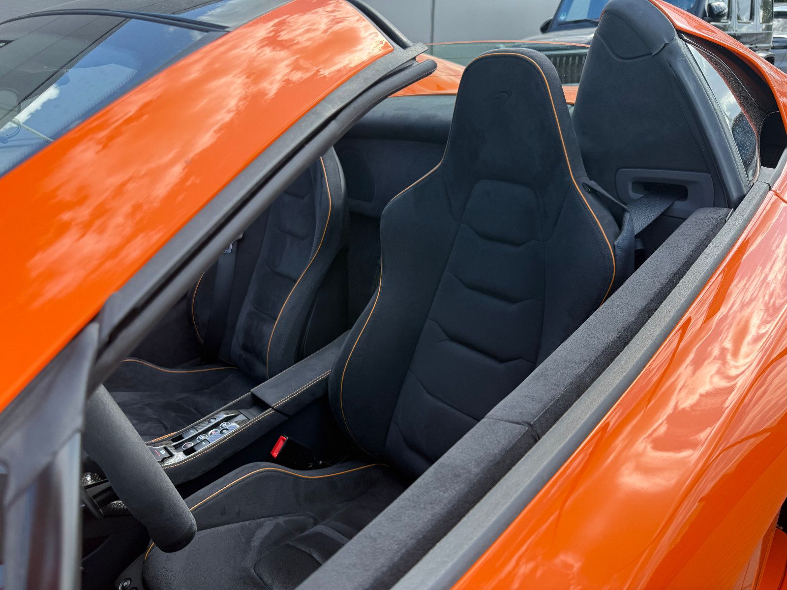 Fahrzeugabbildung McLaren 650S Spider-1.HD.-Carbon-TechPaket II-Sportausp.