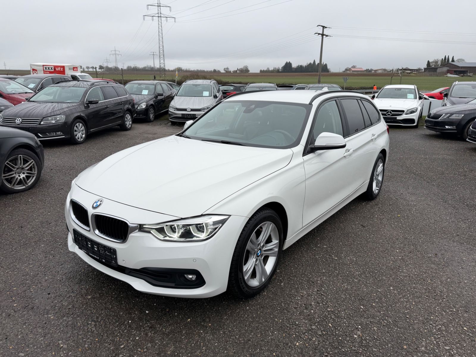 BMW 320d Touring xDrive Advantage Auto. Navi LED PDC