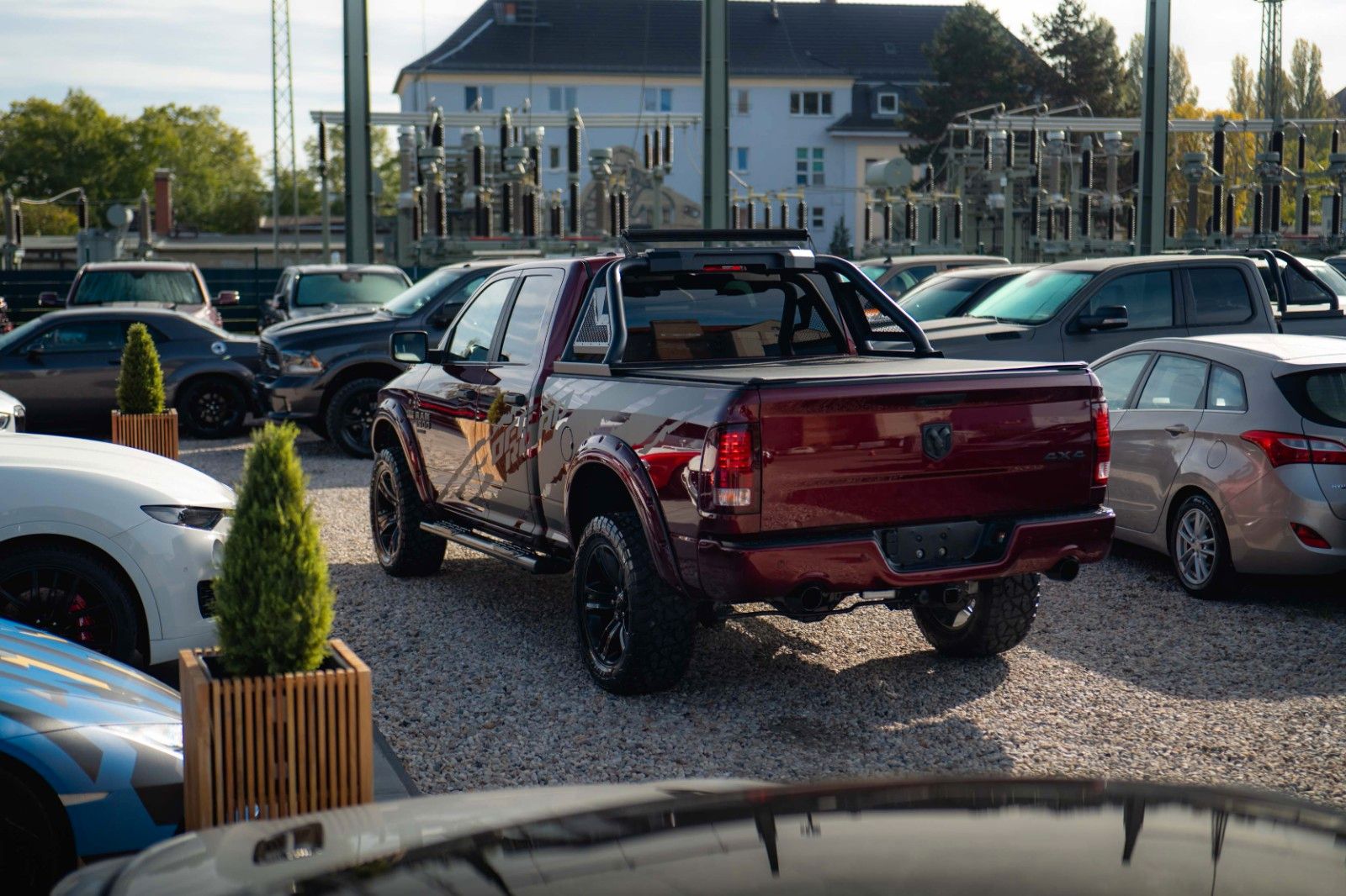 Fahrzeugabbildung Dodge RAM 5.7 V8 HEMI 4x4 OFFROAD Night-Paket LONG 19%