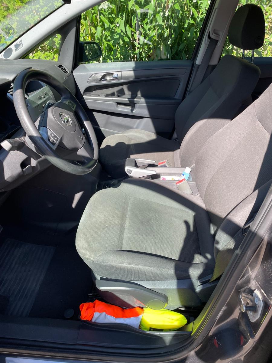 Opel Zafira 2009 — photo 6