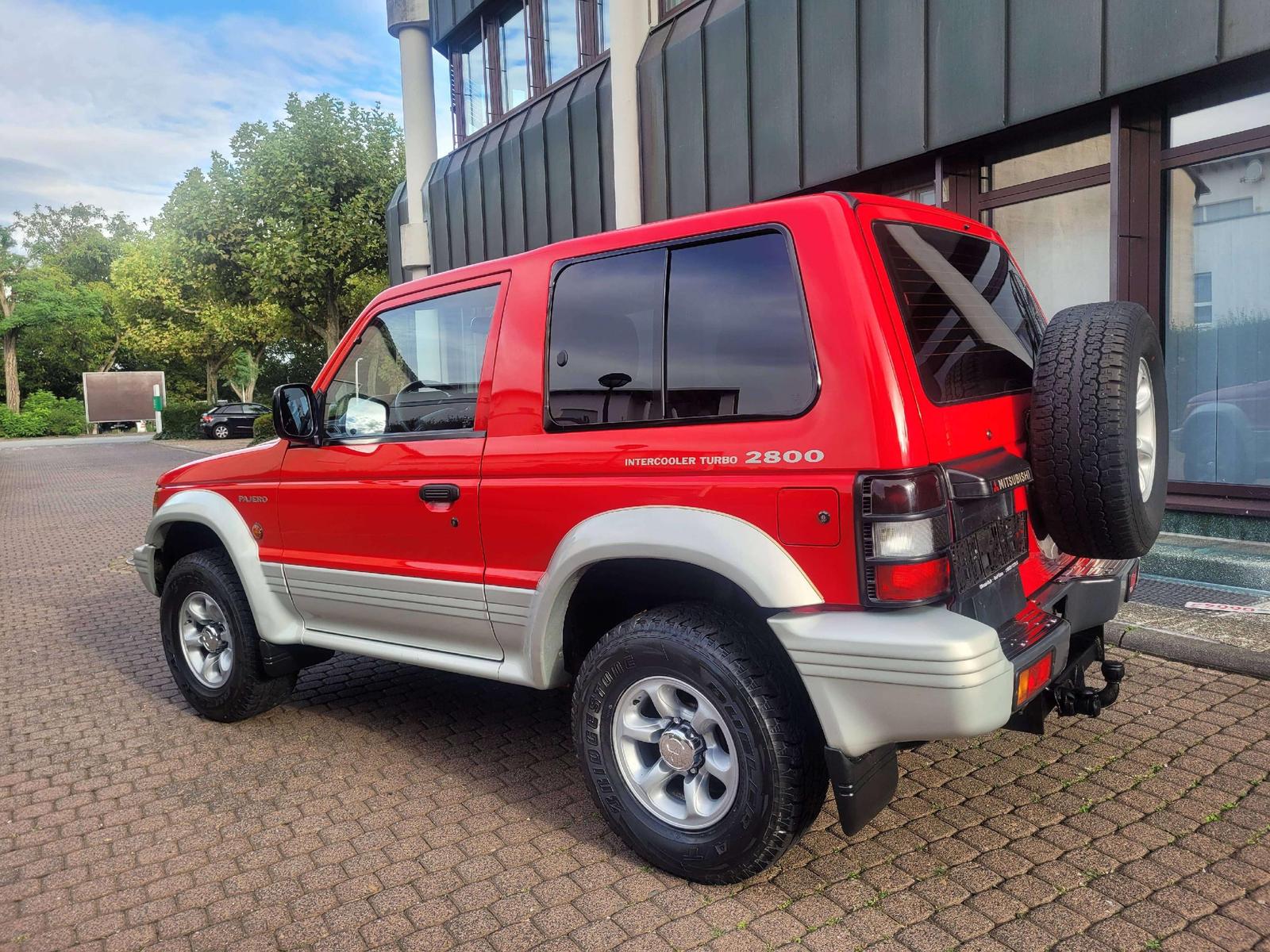 MITSUBISHI PAJERO 2800 TD - 125 ch - 4X4 - BVM - ATTELAGE FIXE