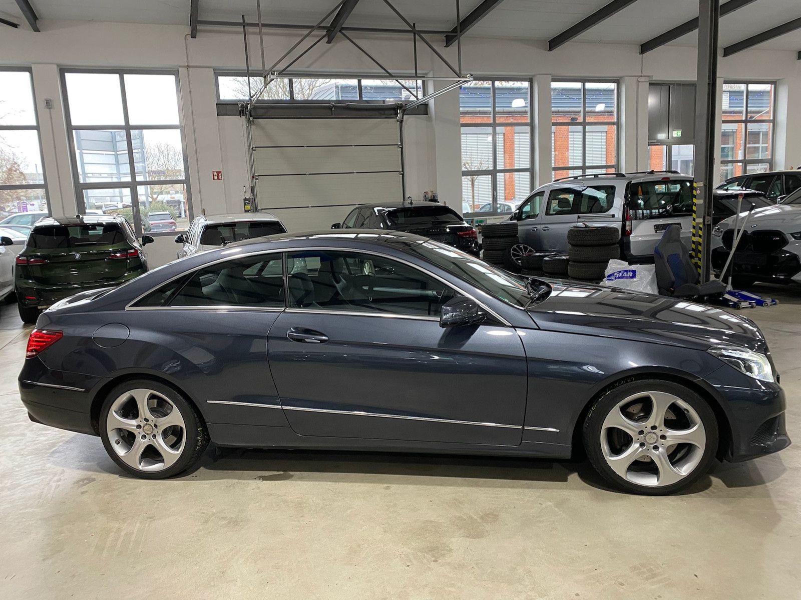 Fahrzeugabbildung Mercedes-Benz E 220 d BlueTec Sport/Leder/Pano/LED/1.Hand/