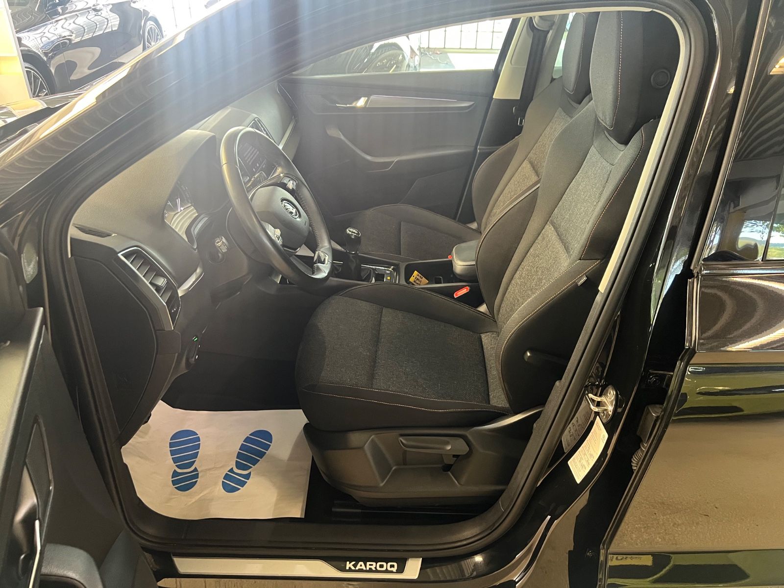 Fahrzeugabbildung SKODA Karoq Clever *4x SITZHEIZUNG*BEHEIZBARES LENKRAD