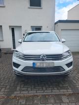 Volkswagen 3.0 V6 TDI SCR Blue Motion DPF Automatik - Volkswagen Touareg in Köln