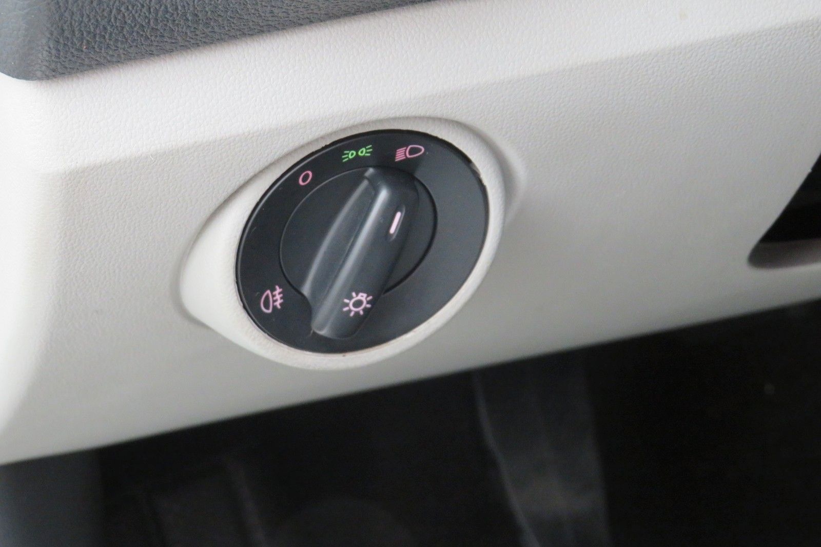 Fahrzeugabbildung SEAT Mii Style 4-TÜREN KLIMA ZV EFH TELVOR 1.HAND