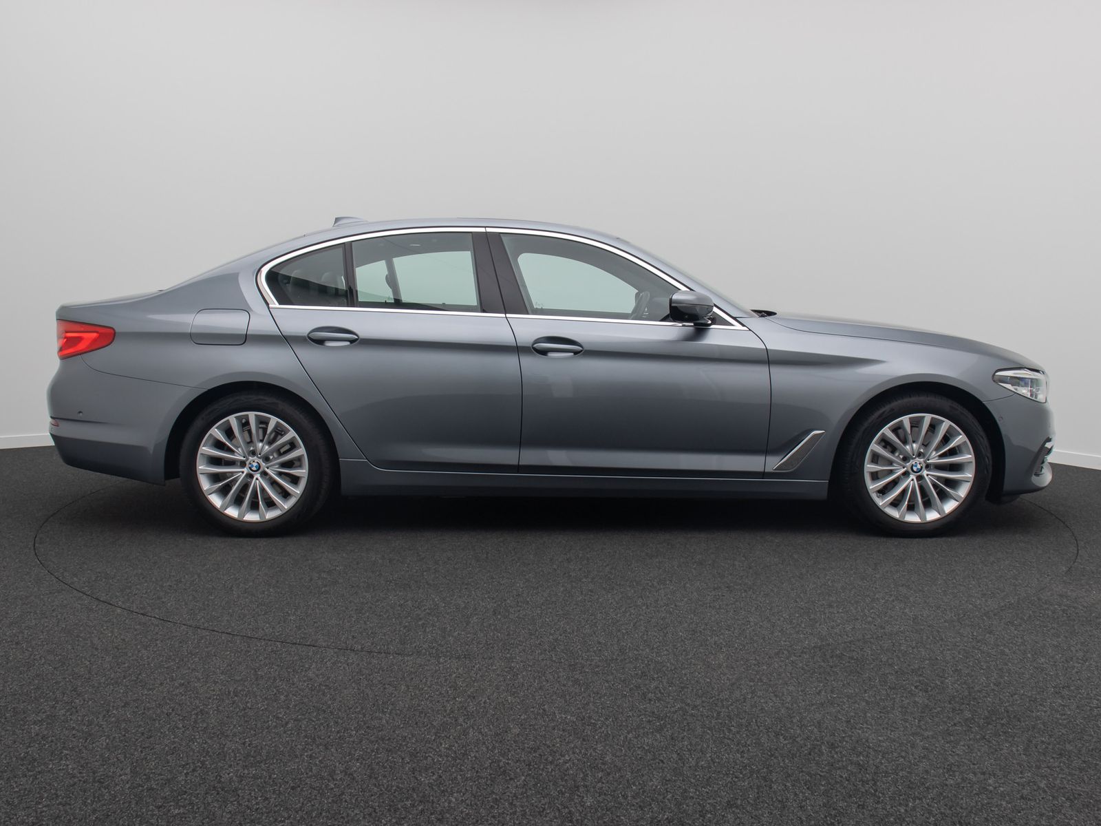 Fahrzeugabbildung BMW 530e Luxury Line ACC 360&deg; DAB Alarm Individual