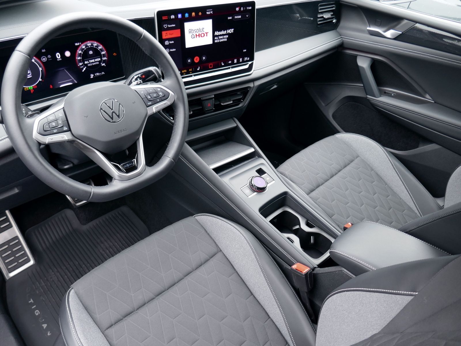 Fahrzeugabbildung Volkswagen Tiguan GOAL 2.0 TDI DSG | RFK LED ACC Navi