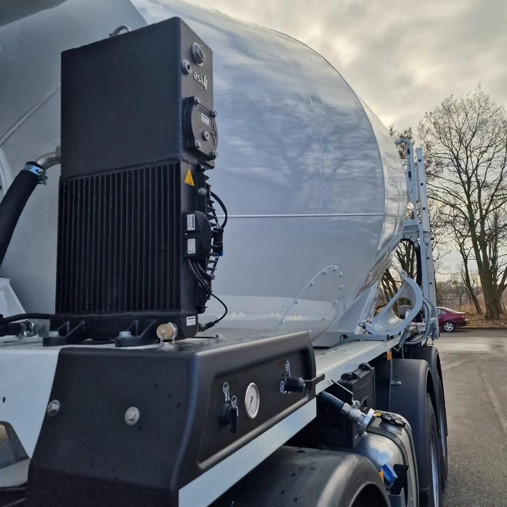 Fahrzeugabbildung Mercedes-Benz Arocs 3240 B Liebherr HTM 905 Rückfahrkamera