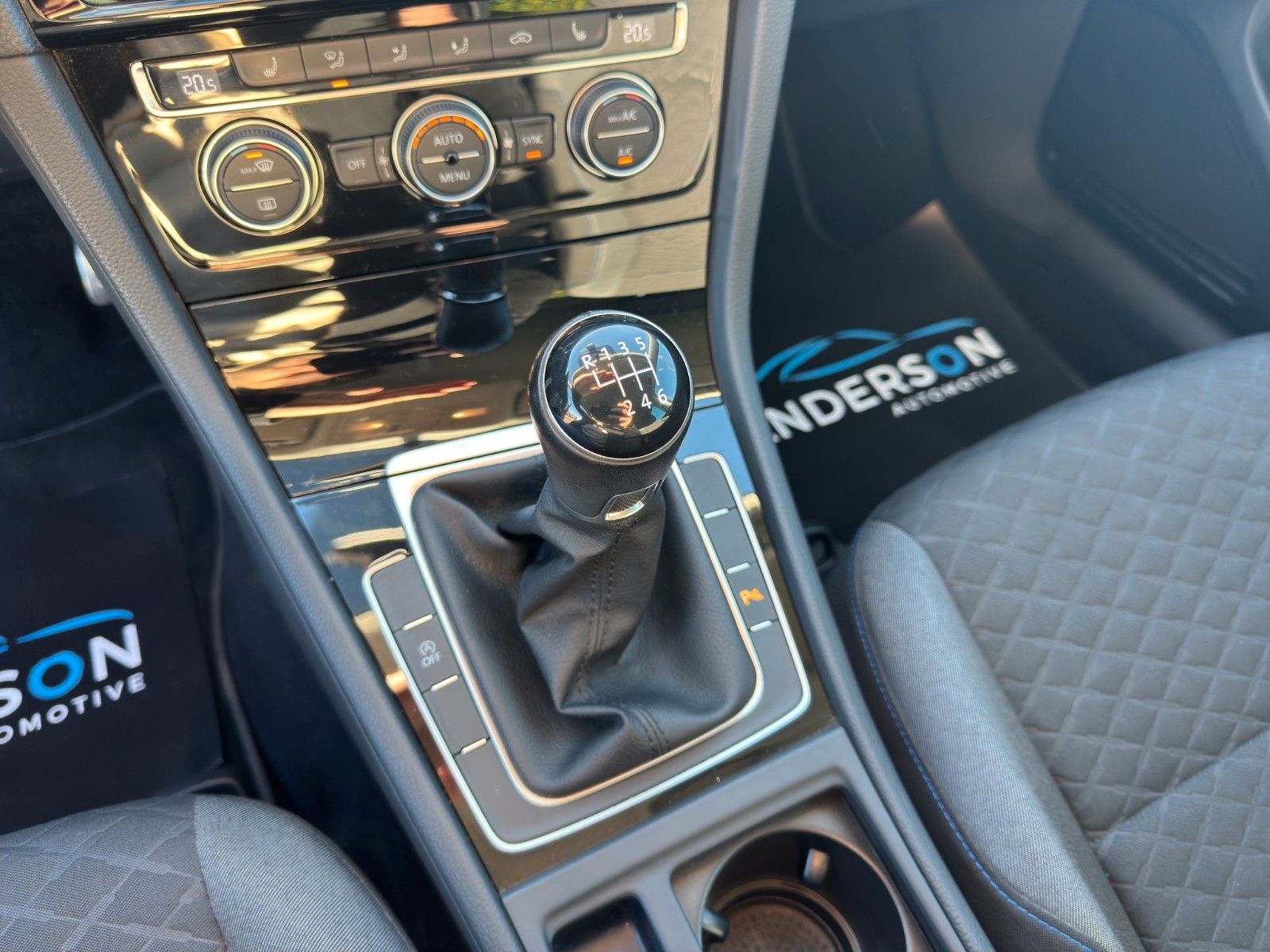 Fahrzeugabbildung Volkswagen GOLF 1.4 TSI JOIN NAVI TEL LED AHK