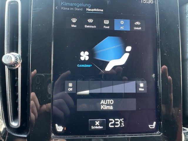 Fahrzeugabbildung Volvo XC 40 XC40 Momentum Pro KAMERA LEDER ASSISTENTEN