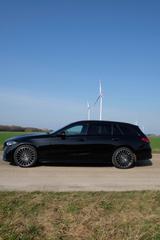Mercedes-Benz C 300 4MATIC T-Modell | AMG | Pano | AHK | 360° - Mercedes-Benz C 300 in Aachen