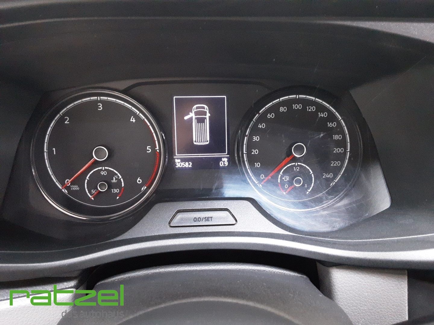 Fahrzeugabbildung Volkswagen T6.1 Kombi Kastenwagen KR 2.0 TDI AHK DAB Notbre
