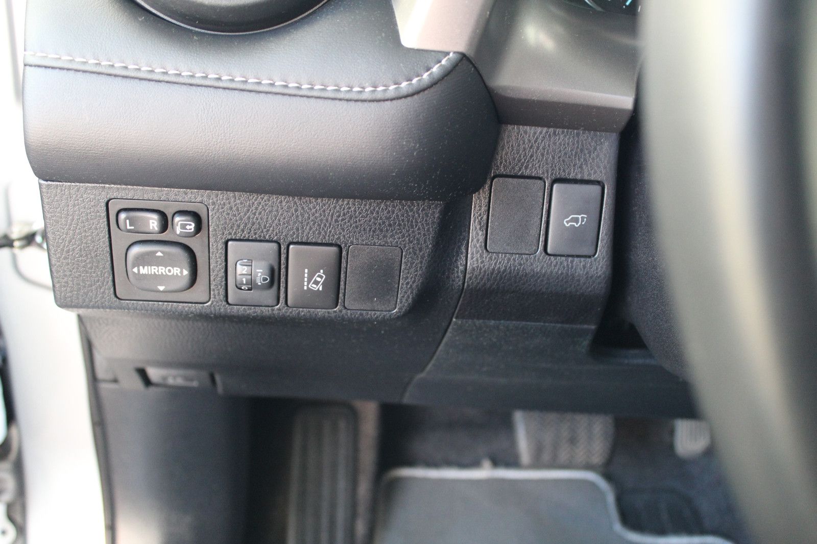 Fahrzeugabbildung Toyota RAV 4 2,5-l-Hybrid Comfort Auto 4x2