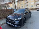 Mercedes-Benz GLA 220 4MATIC DCT -