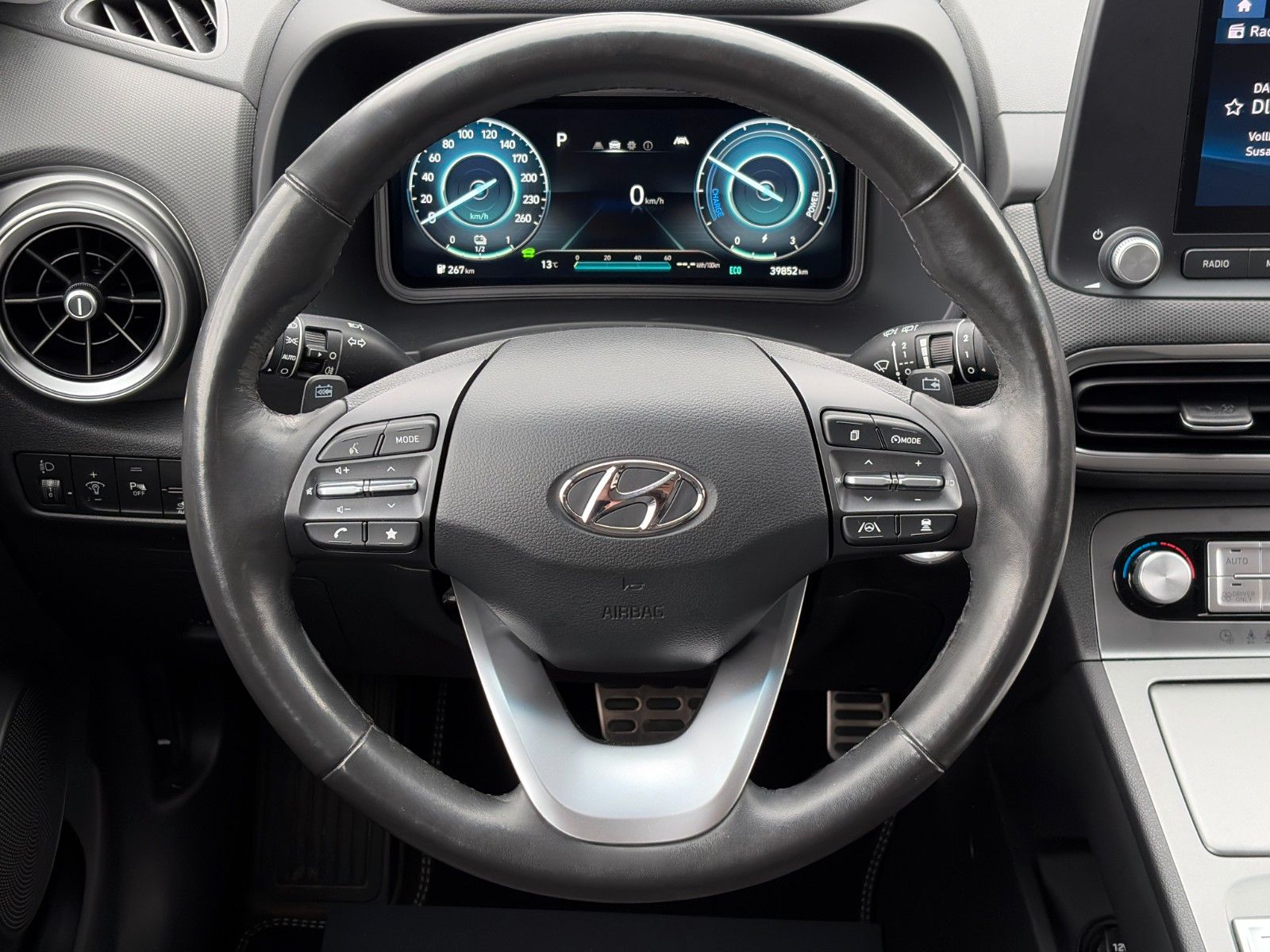 Fahrzeugabbildung Hyundai KONA E Select PDC CAM ACC SHZ LHZ CarPlay Navi