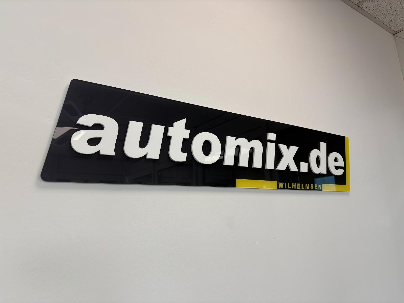 showroom-image-top