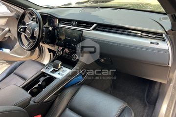 Jaguar F-Pace - 11