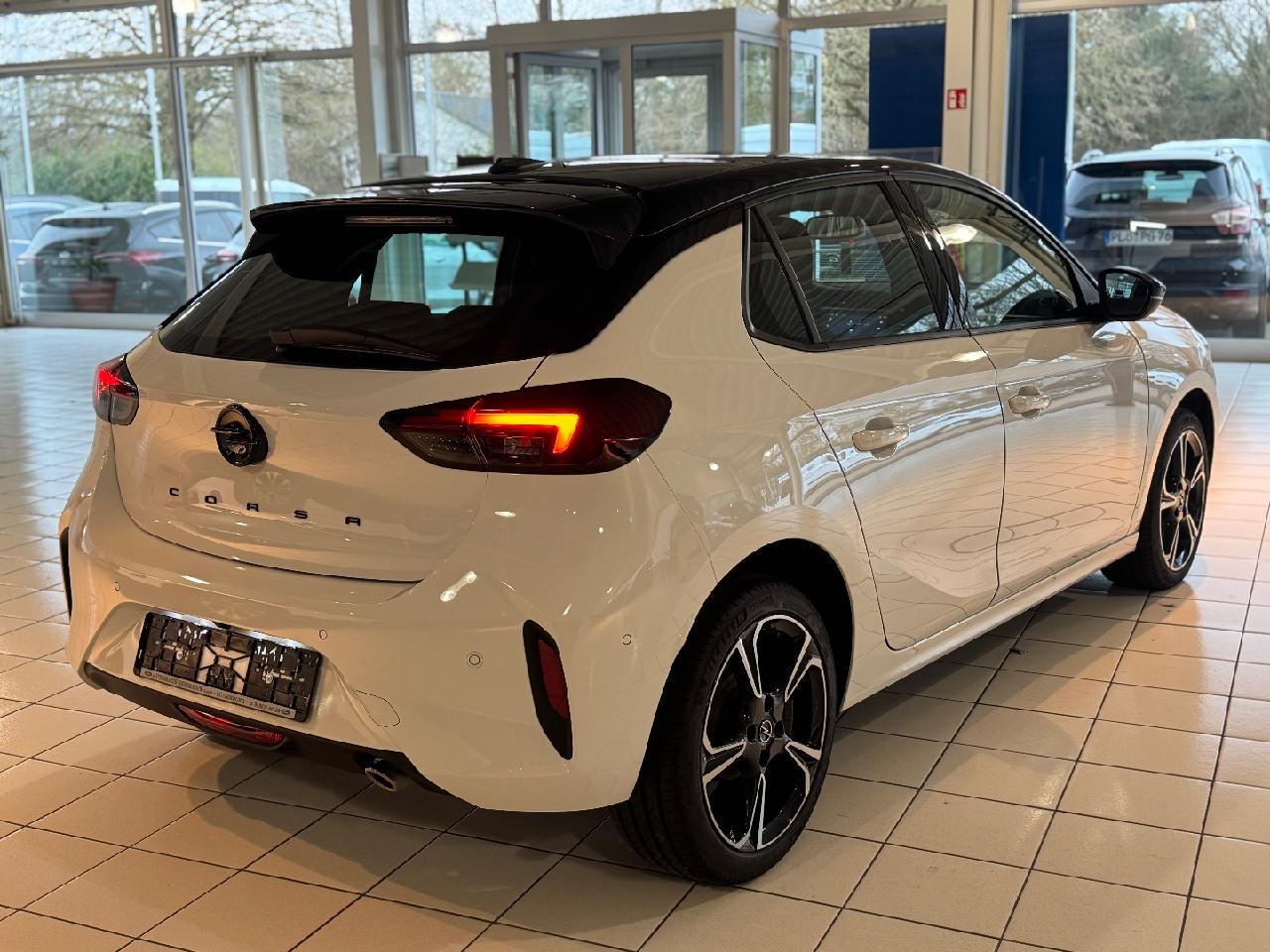 Opel Corsa F GS Panoramadach SHZ Lenkradhz.