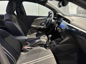 Fotografie 6 des Opel Corsa 1.2 Direct Injection Turbo GS