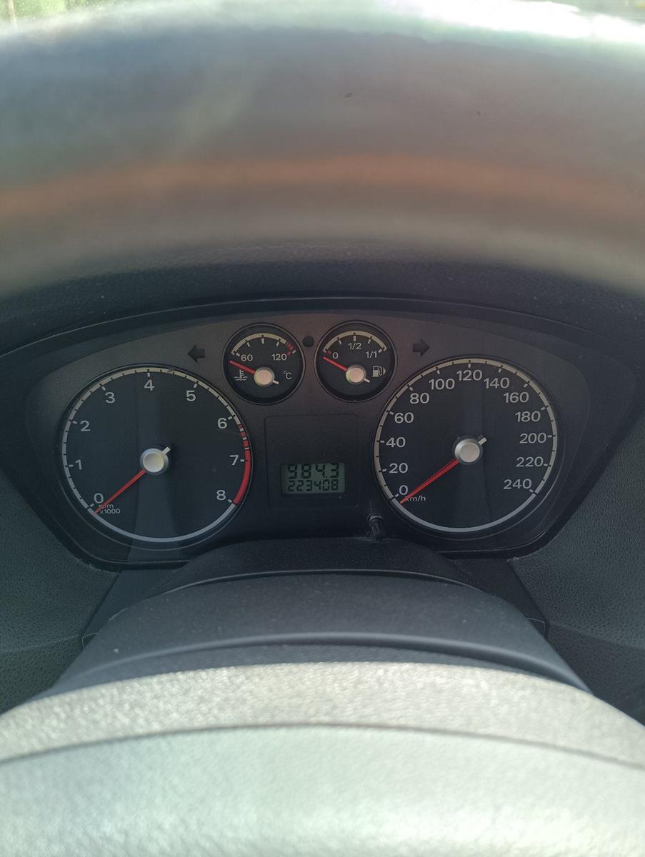 Ford Focus 2006 — photo 14