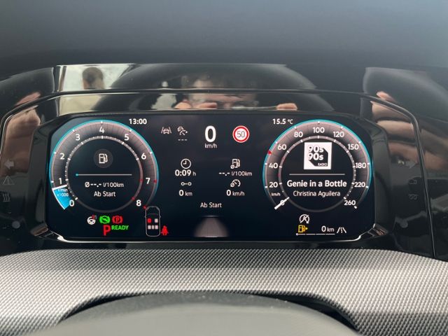 Fahrzeugabbildung Volkswagen Golf R-Line 1,5 l eTSI DSG KLIMA NAVI ALU