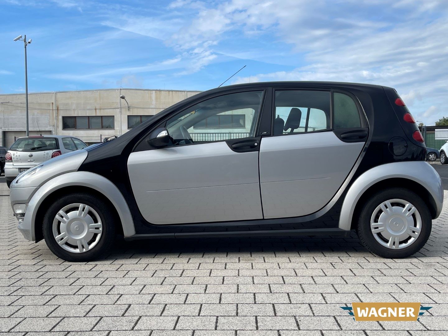 Fahrzeugabbildung Smart forfour Klima Servolenkung Radio TÜV 07/2028
