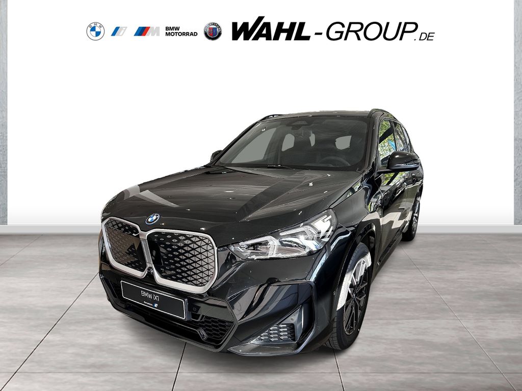 BMW iX1