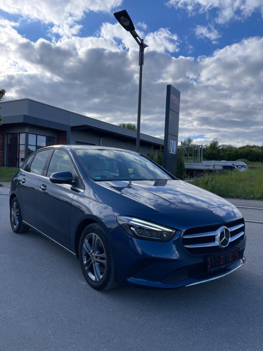 Mercedes-Benz B 220 B B 220 d