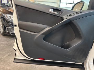 Volkswagen Tiguan Team 4Motion *2. Hand*Klima*SHZ*AHK*PDC*