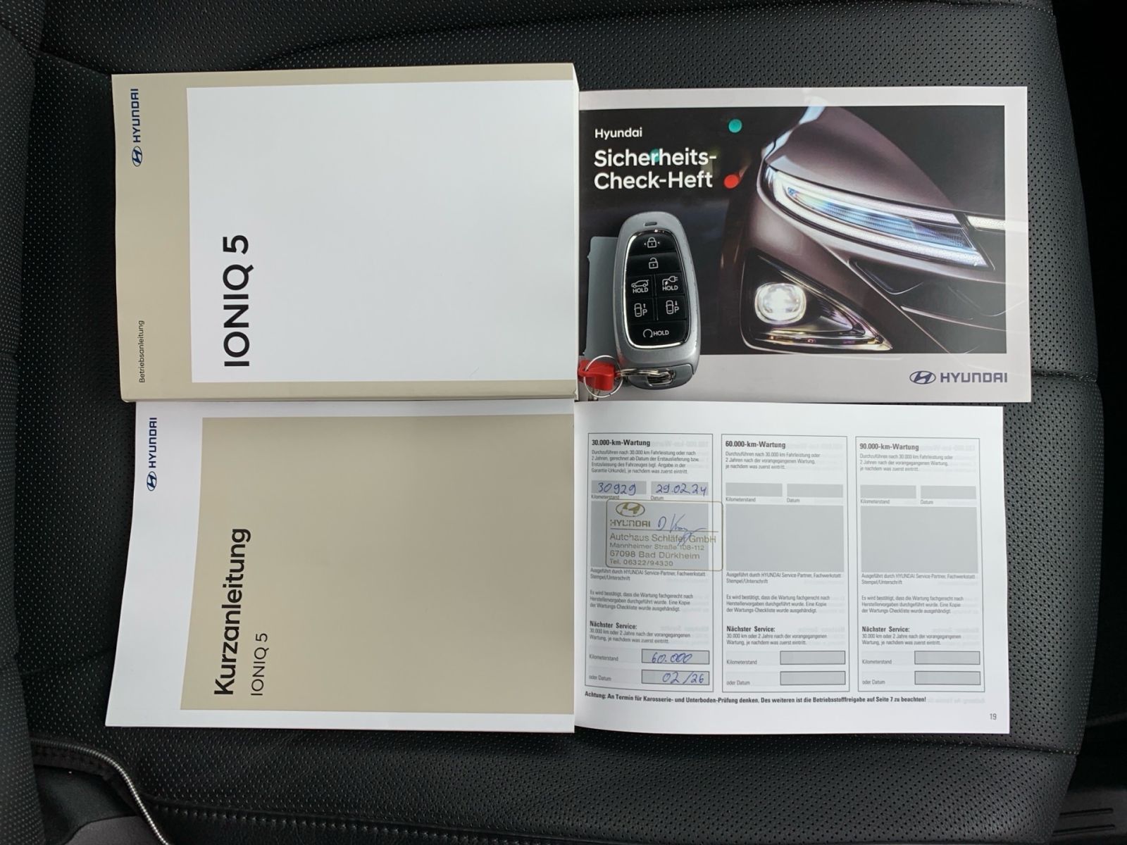 Fahrzeugabbildung Hyundai IONIQ 5 Uniq 72,6 kWh AHK 4WD Relax Solar