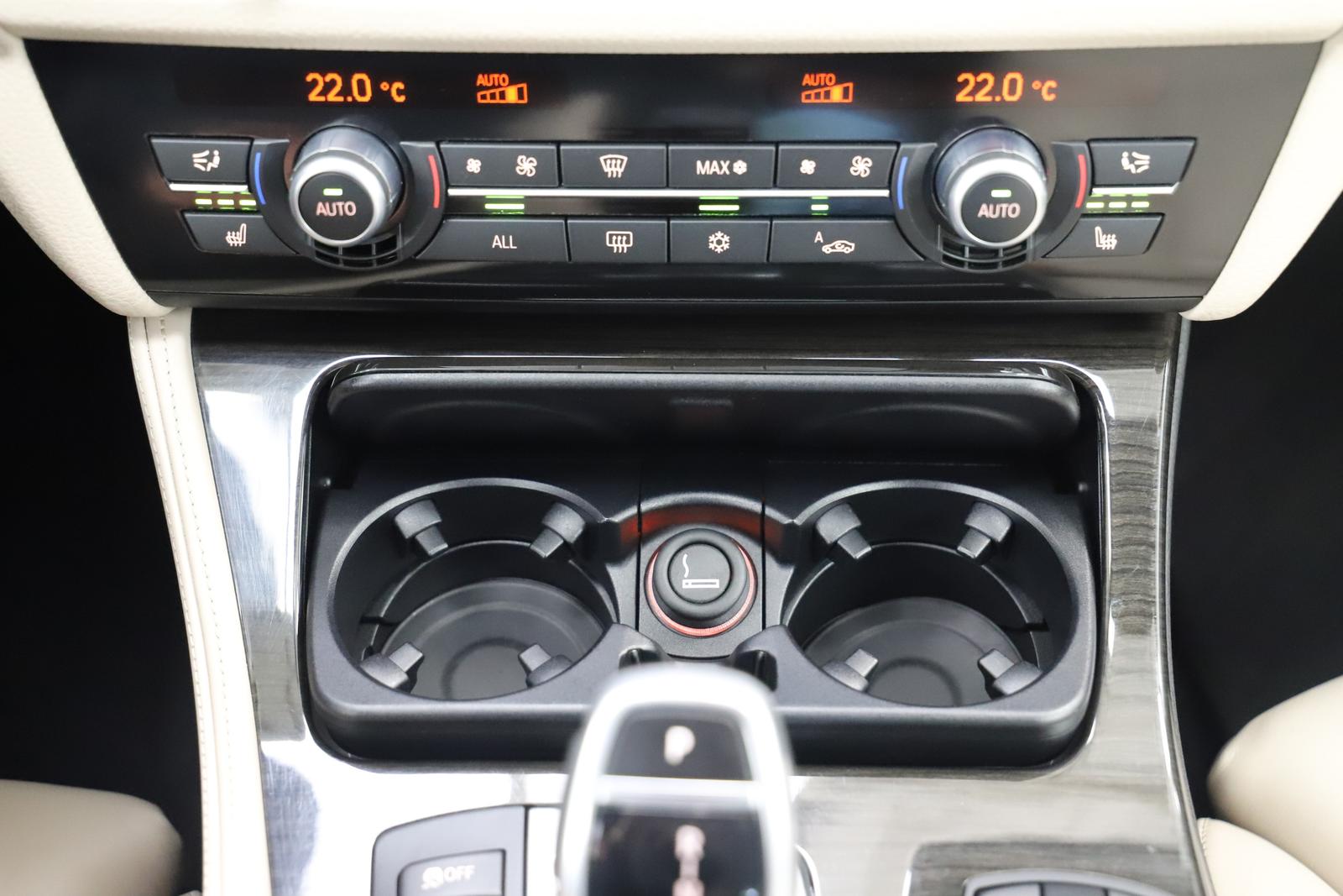 BMW 523i 3.0 204PS Automatik S-Dach ACC HUD Navi LED