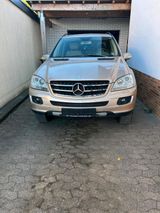 Mercedes-Benz Mercedes ML 350 - aus 2006: Mercedes Ml