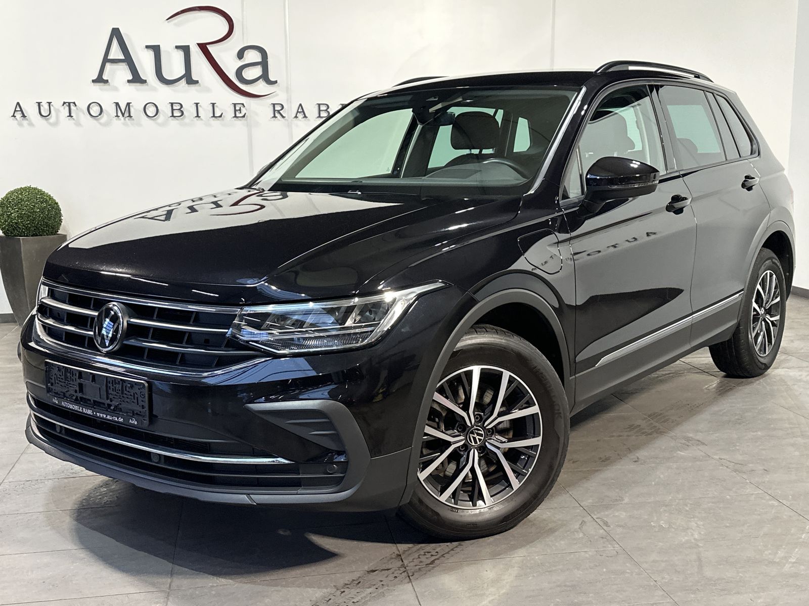 Fahrzeugabbildung Volkswagen Tiguan 1.4 eHybrid Life NAV+LED+AHK+KAM+VCOCK+PP