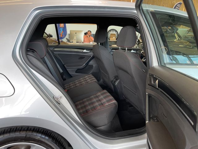 Volkswagen Golf VII Lim. GTI BMT *1.HAND*NAVI*TEMP*PDC*