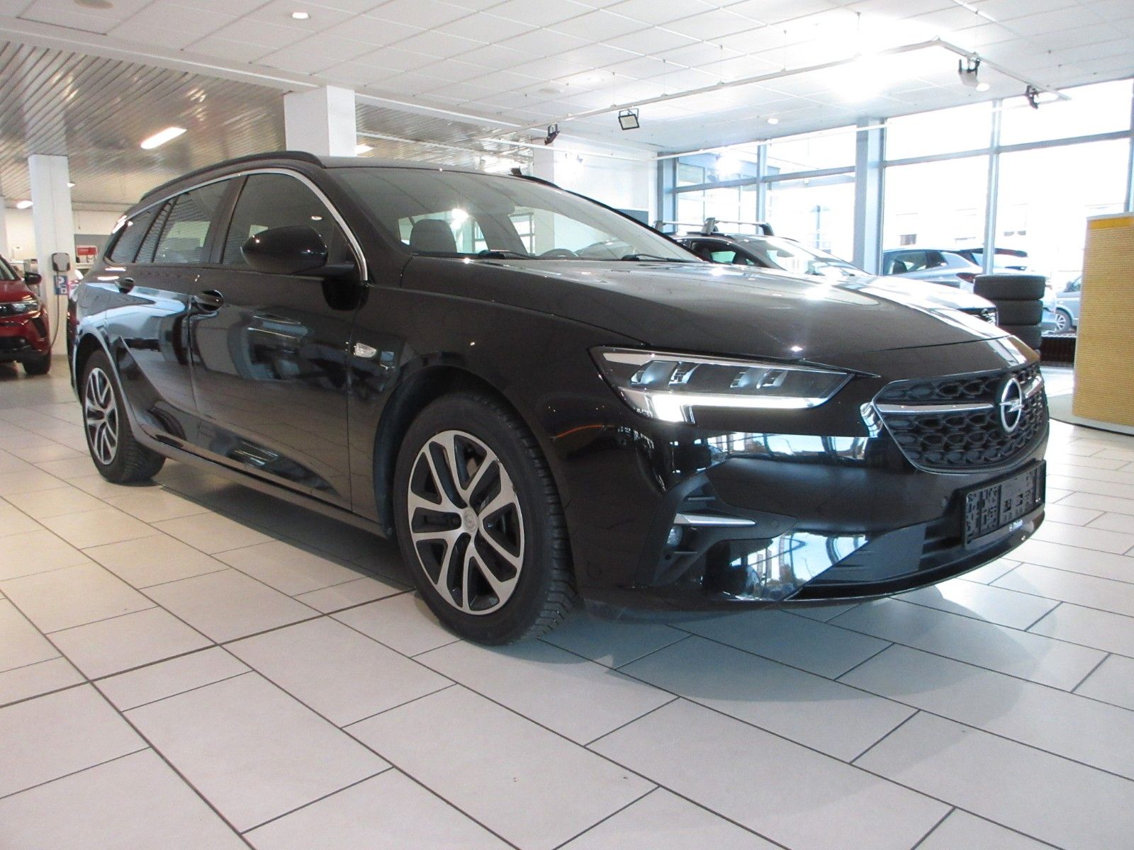 Fahrzeugabbildung Opel Insignia B ST 1.5D LED/NAVI/PDC/SHZ/LHZ