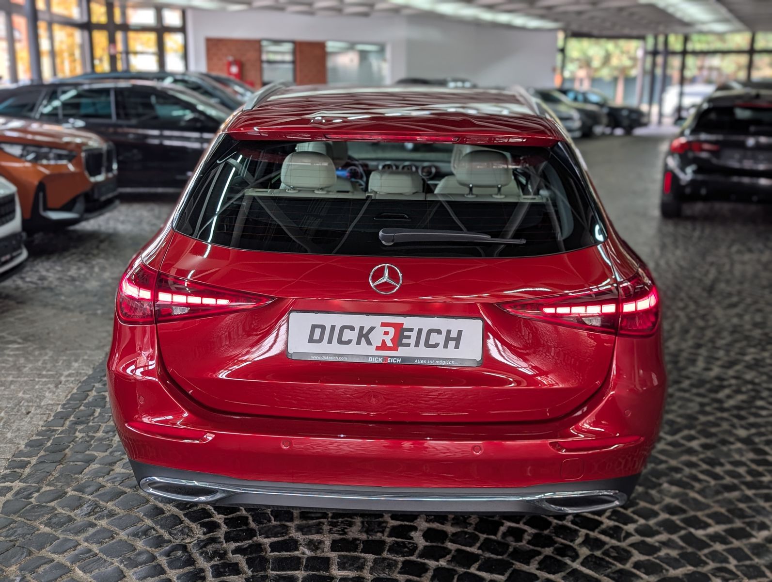 Fahrzeugabbildung Mercedes-Benz C 220 d T 2x Avantgarde LED AHK LEDER KAM 4x-SHZ